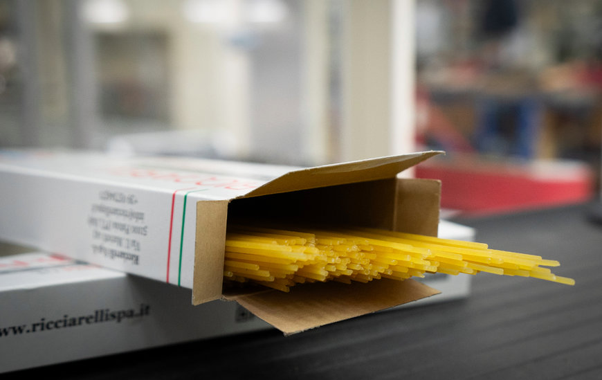 Ricciarelli garantisce la perfetta chiusura del pacchetto di spaghetti utilizzando la visione artificiale di Omron